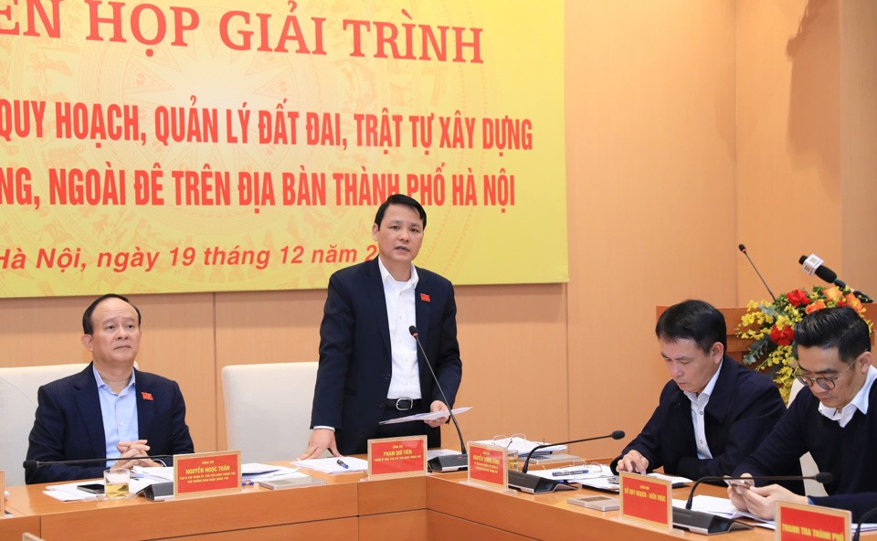 Hà Nội: Tuyệt đối không để phát sinh vi phạm mới về đất đai, trật tự xây dựng khu vực bãi sông, ngoài đê